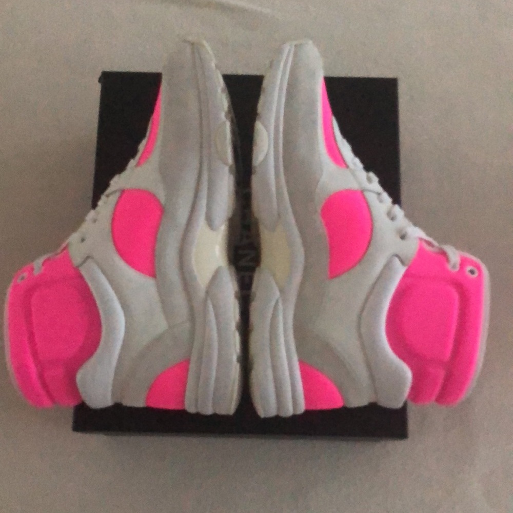 Chanel CC Logo White Pink High Top Sneakers - Picture 6 of 14